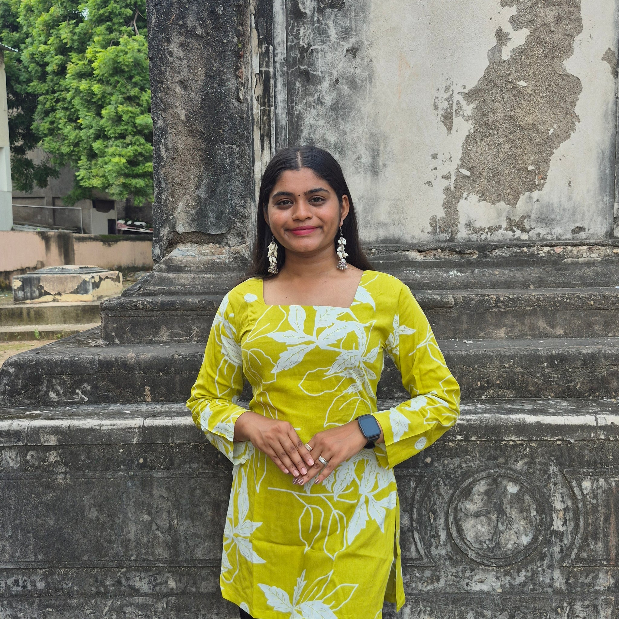 Sitara Phool Kurti