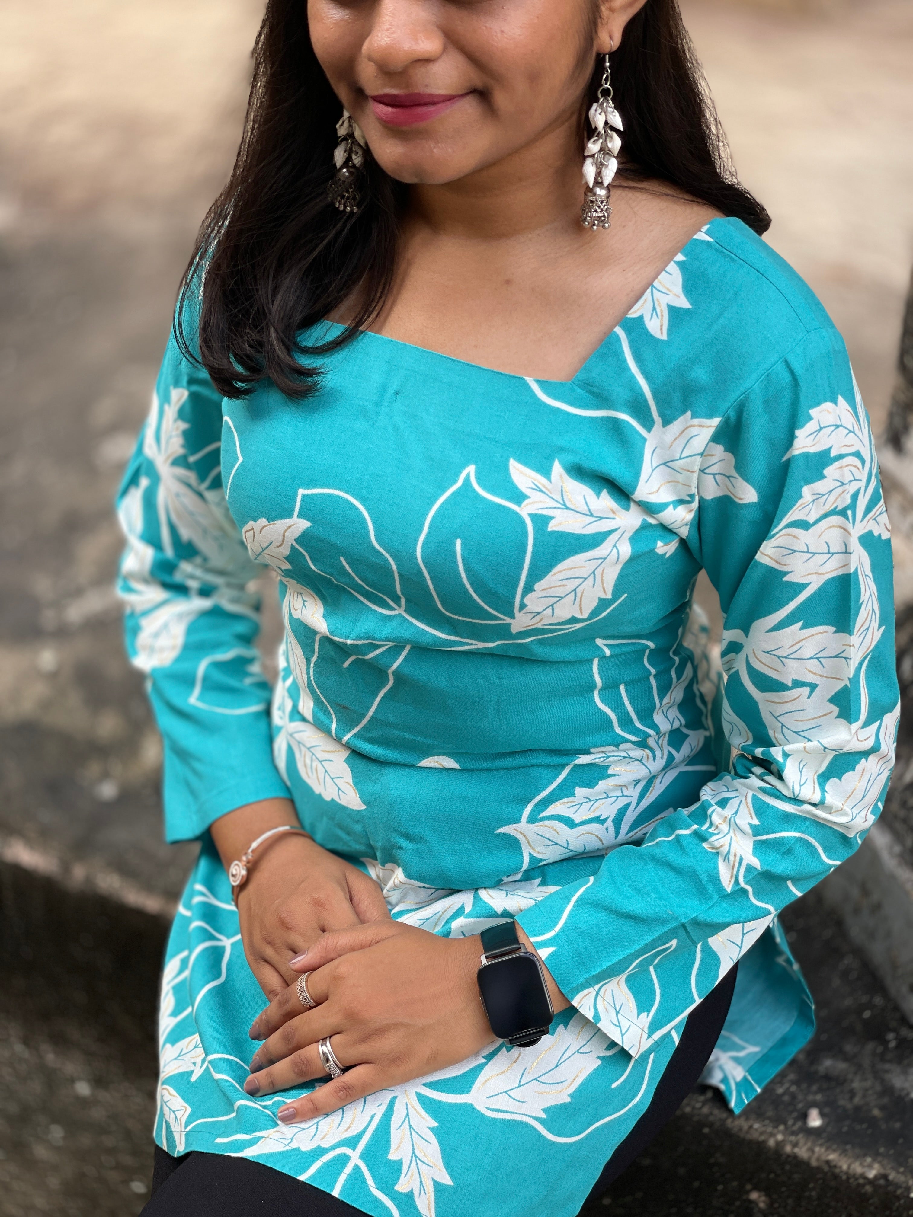 Sitara Phool Kurti